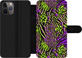 Bookcase Geschikt voor iPhone 11 Pro Max telefoonhoesje - Dierenprint - Zebra - Neon - Paars - Met vakjes - Wallet case met magneetsluiting