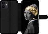 Bookcase Geschikt voor iPhone 12 Mini telefoonhoesje - Meisje met de parel - Vermeer - Goud - Met vakjes - Wallet case met magneetsluiting