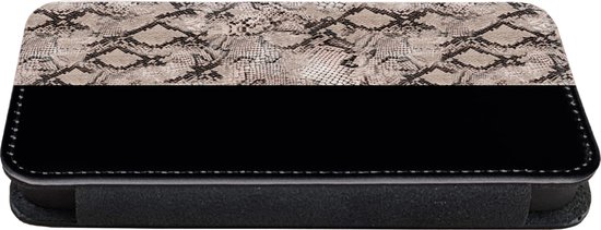 Telefoonhoesje Geschikt voor iPhone 12 Pro Max telefoonhoesje - Slangen - Design - Reptielen - Met vakjes - Wallet case met magneetsluiting