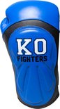 Een blauwe en zwarte KO FIGHTERS bokshandschoen, 10oz.