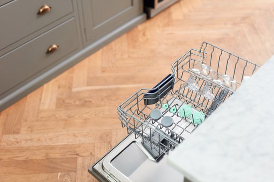 Elvie Pump  Dubbele Elektrische Borstkolf - Draagbaar - Hands-free - Geluidsloos - Incl. 4 flessen