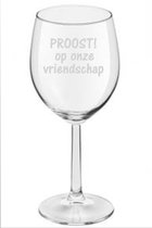 Wijnglas met tekst - Proost op Onze Vriendschap - Valentijn - Friends - Wijnen - Black Friday 2022 - Sinterklaas - Kerst - Verjaardag - Uniek Cadeautje