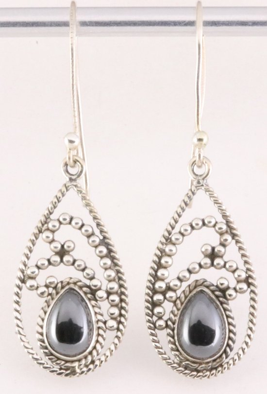 Lange opengewerkte zilveren oorbellen met hematiet