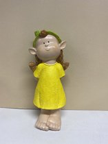 Decoratief beeldje "Meisje" - Gele jurk + groene muts - Hoogte 25x11x8 cm - polyresin - Decoratieve beeldjes - Woonaccessoires
