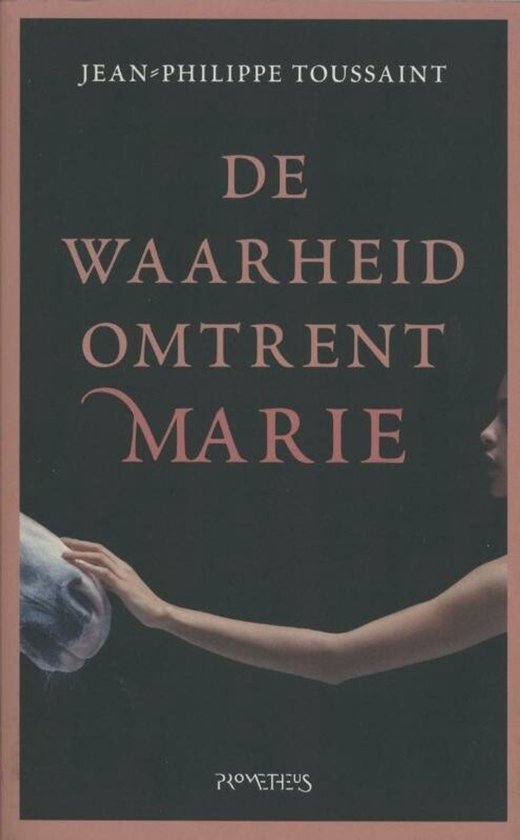 Boek 'De Waarheid omtrent Marie' met op de voorkant een vrouw die de snuit van een paard aanraakt.