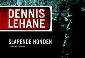 Boekomslag voor 'Slapende Honden' van Dennis Lehane, met een rode waarschuwingssticker en een silhouet van een man.