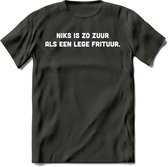 Niks Is Zo Zuur... - Snack T-Shirt | Grappig Verjaardag Kleding Cadeau | Eten En Snoep Shirt | Dames - Heren - Unisex Tshirt | - Donker Grijs - XL