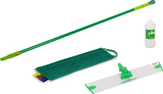 Groene steel, witte fles, groene mop en vlakmopplaat met gekleurde stroken, wit oppervlak.