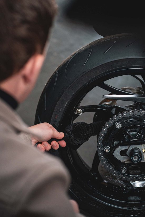 Velgenborstel, handigschoonmaken.nl, velgen schoonmaken, motorvelg schoonmaken