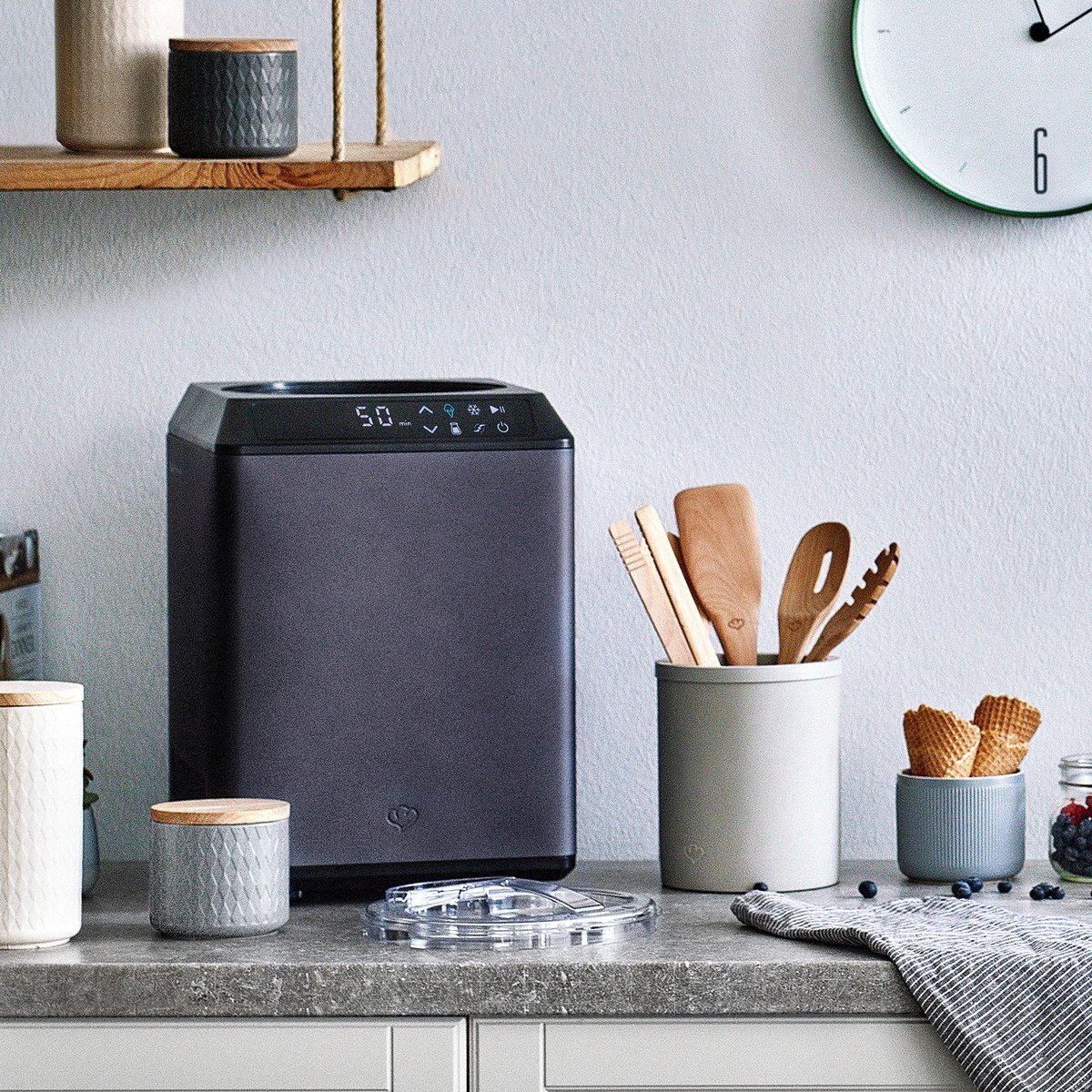IJsmachine & Yoghurtmaker Erika 2,5 L met self-koelcompressor 250w, roestvrij staal met koeling en verwarming functie, incl. 2 ijsbewaarcontainers