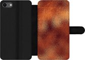 Bookcase Geschikt voor iPhone SE 2020 telefoonhoesje - Roest print - Abstract - Staalplaat - Met vakjes - Wallet case met magneetsluiting