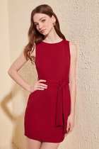 Prachtige klassieke jurk - mouwloos met riem - bordeaux rode jurk