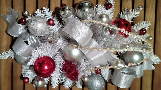 Donia Star tafelversiering - kerst - handmade in Belgie - wit, rood en  zilverkleurig | bol.com