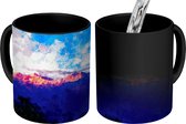 Magische Mok - Foto op Warmte Mok - Abstracte tekening van bergen bij zonsopkomst - 350 ML - Uitdeelcadeautjes