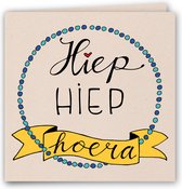 Hiep hiep hoera -  Landbouwafval papier - Wenskaart - Felicitatie - Gefeliciteerd - Verjaardag - Diploma - Geslaagd - Duurzaam - Vierkant - Dubbele kaart