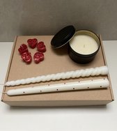Cadeaubox Hartjes - Handgemaakte kaarsen - Glitter kaarsen - Kaars in blik - Vanille geur - Gedraaide kaarsen - Swirl kaarsen