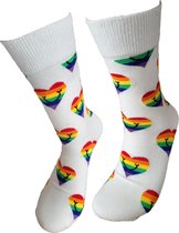 Verjaardag cadeautje voor hem en haar - Valentijn cadeautje voor hem en haar - Pride - Valentijnsdag cadeau - Hartjes - Leuke sokken - Vrolijke sokken - Luckyday Socks - Aparte Sok