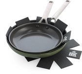 Bol.com BK Sublime 2-delige koekenpannenset Ø 24/28cm - PFAS vrij - olive green - gouden stainless steel handgrepen - ovenbesten... aanbieding