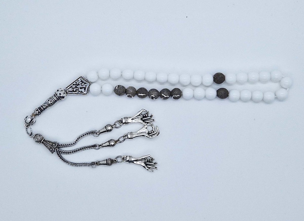 Handgemaakte naam tasbih 33 Kralen Natuursteen “Witte agaat” - met metaal tassel “ Handpalm"- Met je naam of de naam van uw geliefde- 8 mm diameter van de korrel