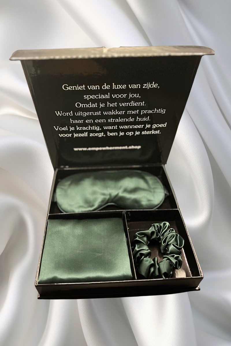 Goedkoopste Kerst Luxe Geschenkenset van 100 Moerbeizijde – Zijden Slaapmasker, Kussensloop en Scrunchie – Premium Cadeau voor Haar en Hem – Anti-Ageing & Haarbescherming donker groen