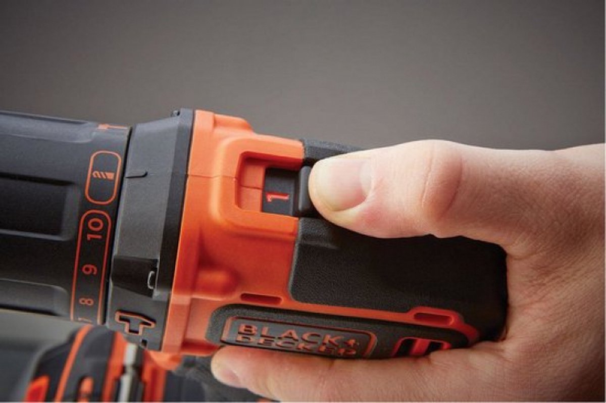 Perceuse Sans Fil Black & Decker 18V 2 Vitesses – Kit Avec 2 Batteries 1,5Ah Li-Ion + Coffret – Modèle BDCHD18KB