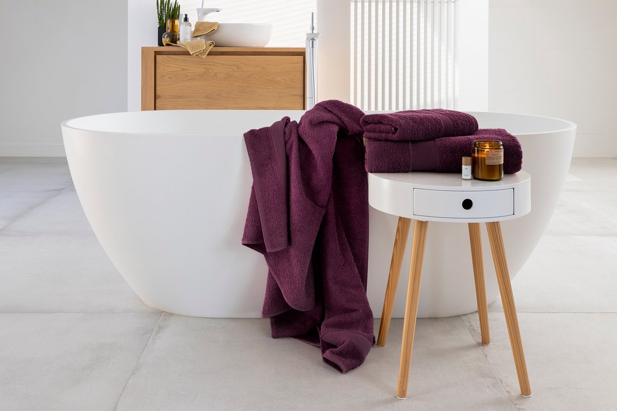 Mistral Home - BADHANDDOEK - katoen - badhanddoek 70 x 140 cm - effen kleur - aubergine