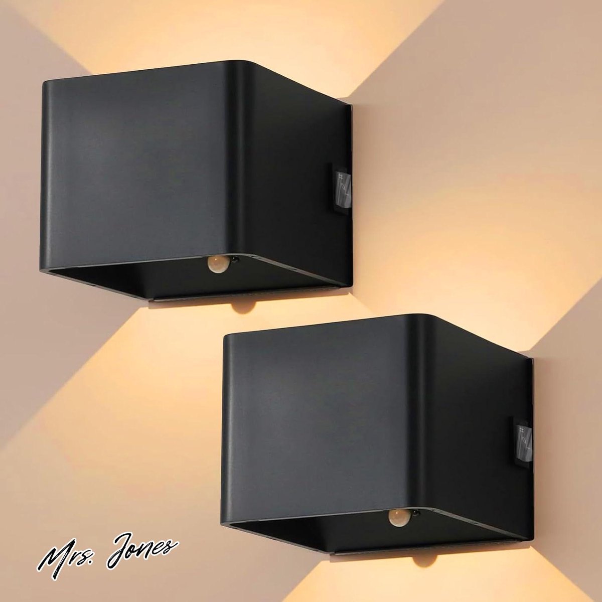 Mrs. Jones LED Wandlamp voor Binnen 200LM Warmwit Oplaadbare met Bewegingsmelder USB Batterij Oplaadbaar Wandverlichting Muurlampen met Schakelaar voor Trap Woonkamer Hal Zwart 2 St .