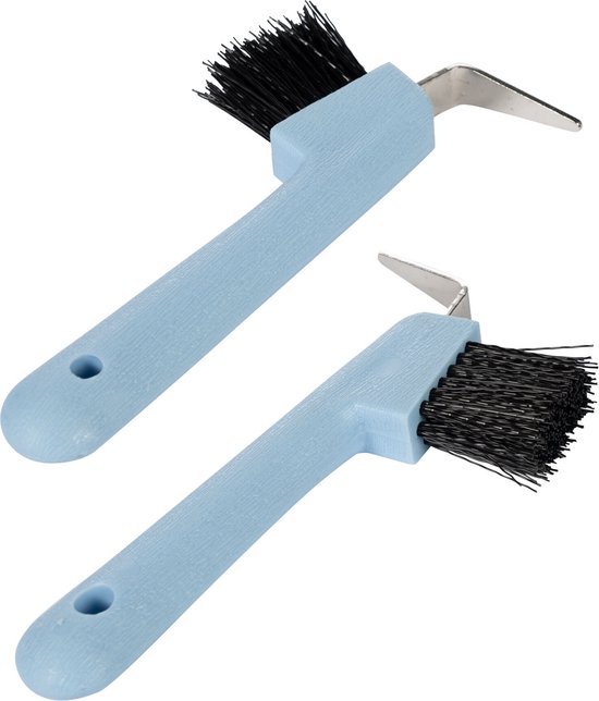 Twee lichtblauwe uitschoppers met zwarte borstels en metalen haak.