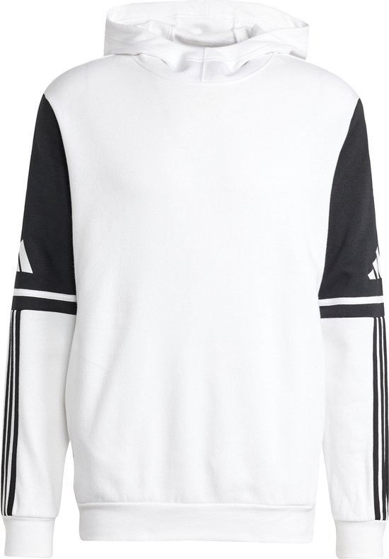 De achterkant van een witte capuchontrui met donkergrijze mouwen en zwarte Adidas-strepen.