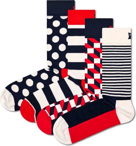 Vier paar Happy Socks: blauw met witte stippen, blauw gestreepte sokken, rood-blauw ruitpatroon sokken, wit-blauw gestreepte sokken.