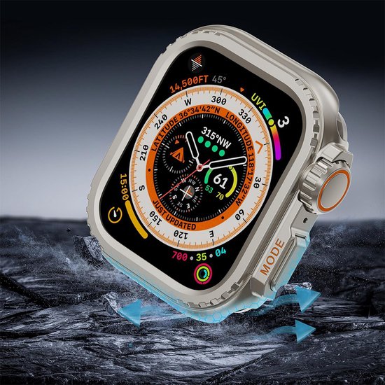 Een robuuste, metalen smartwatch case met oranje knoppen, die uit het water springt.
