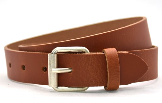 Leren kinderriem in de kleur cognac met een zilverkleurige gesp.
