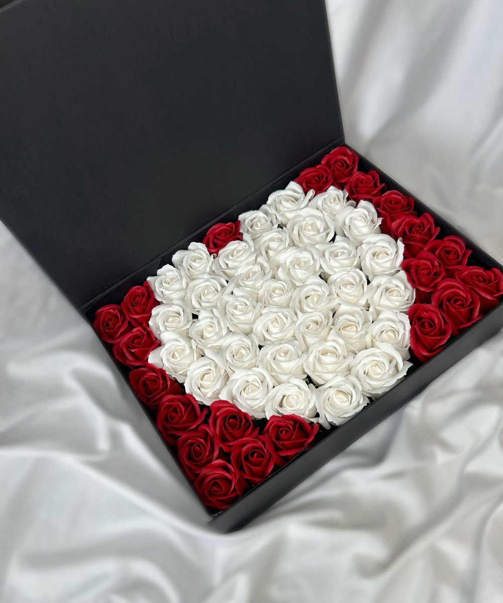 Hartvormige Rozenbox met Soap Roses – Luxe Cadeau voor Valentijn of Verjaardag