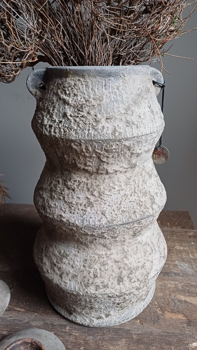 Be-Uniq vaas aardewerk 30cm hoog Taro gray