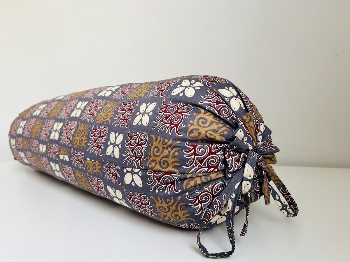 Gustiana Guling - Rolkussen - Sluimerrol Kapok met wasbare sloop - 85 cm - Batik Sekar