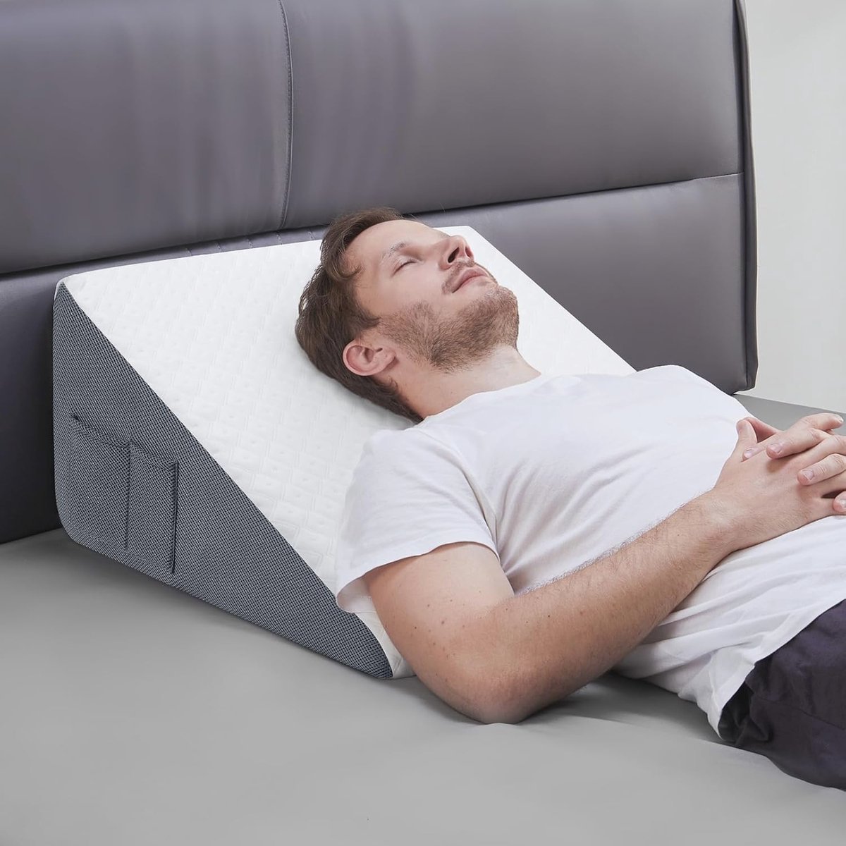 Wigkussen voor een Gezonde Slapen - Traagschuim Kussen voor Rug, Benen en Knieën - Perfect na Operatie en voor Zure Reflux