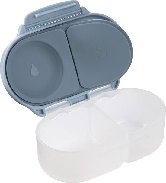 Lichtblauwe bento snackbox met twee vakken, waarvan er één een ronde deksel heeft.