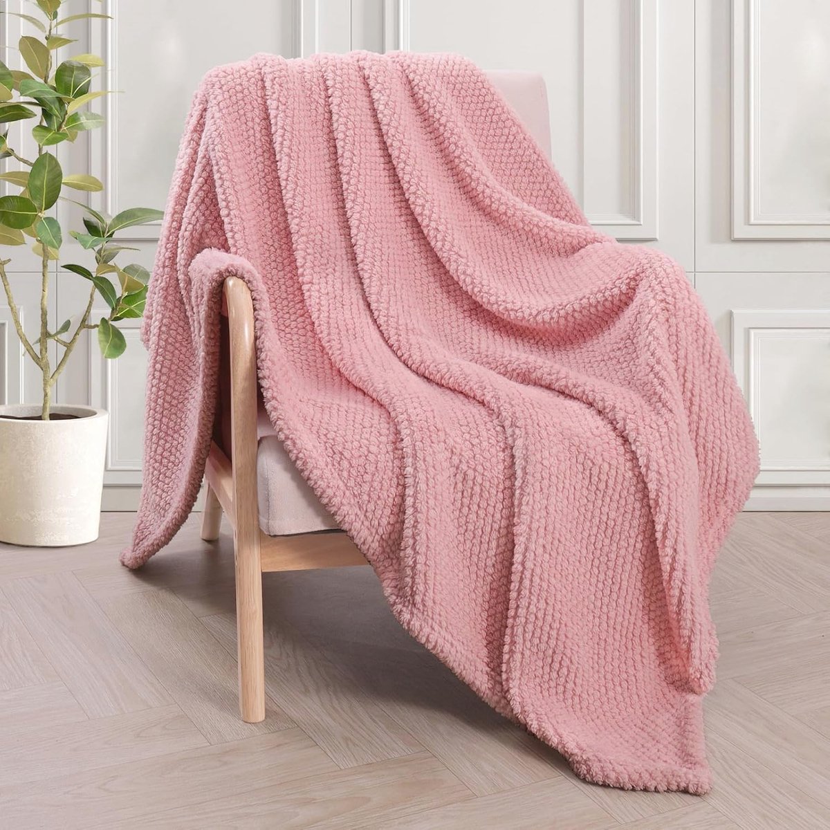 Zachte en warme flanellen knuffeldeken 130 x 170 cm - Roze woon- en bankdeken