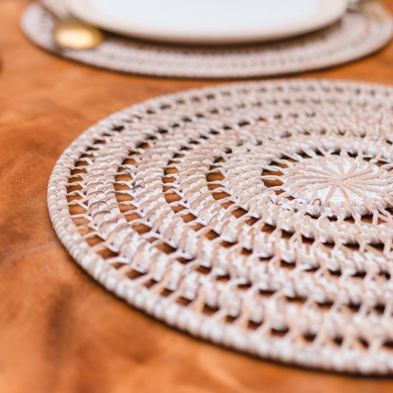 Gedefinieerde deco geweven placemats set van 10,1 inch ronde rotan placemats, natuurlijke handgeweven waterhyacint placemats, boerderij geweven placemats, rustieke gevlochten rieten tafelmatten voor
