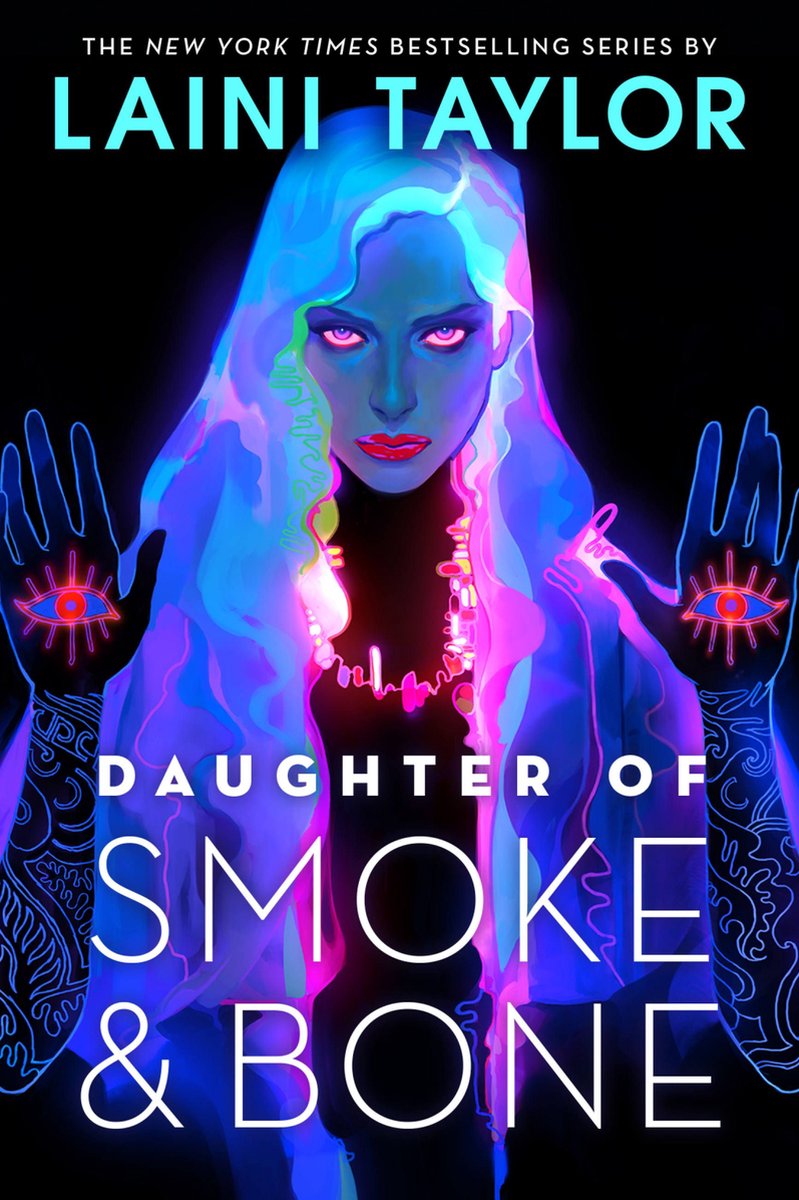 Omslag van Daughter of Smoke & Bone