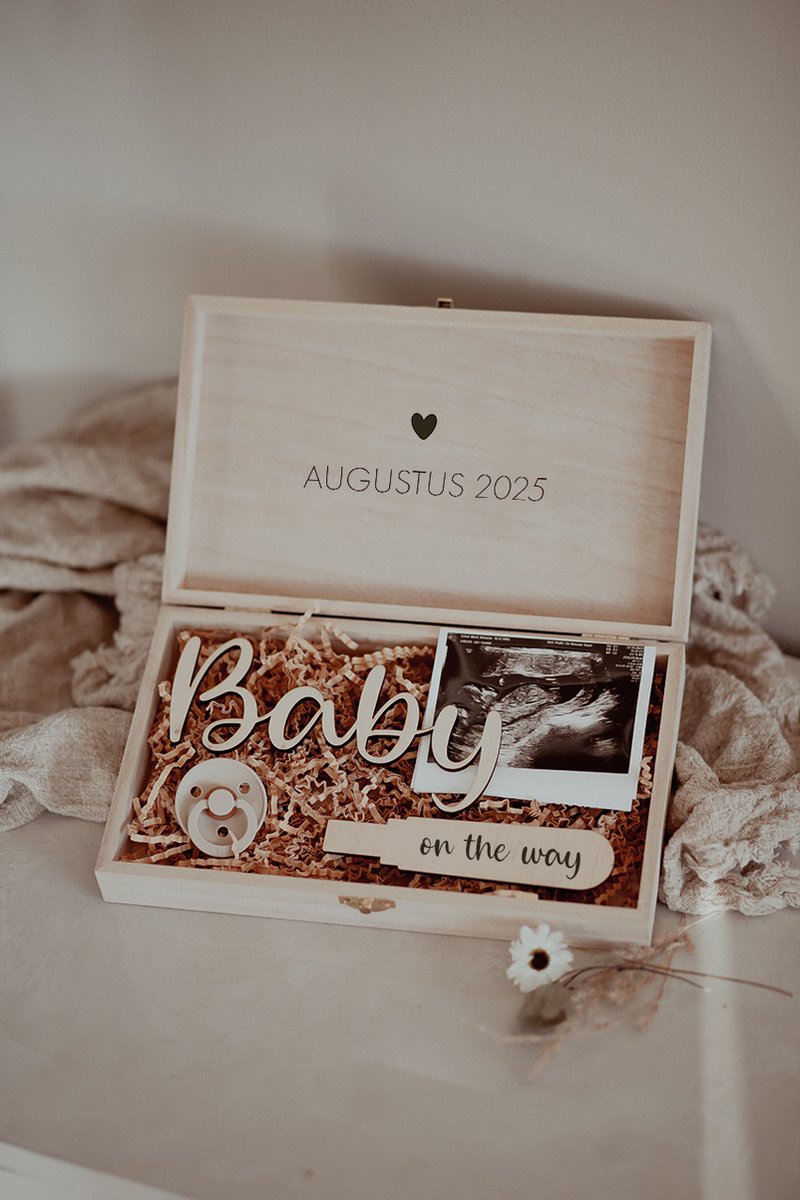 BolleToet - XL houten kistje hartje - Baby on the way - zwangerschapsaankondiging