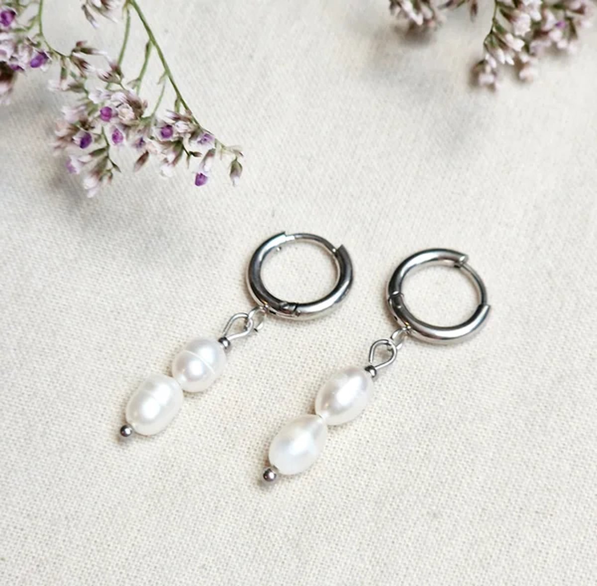 Parel oorbellen - Kleine oorringen met zoetwaterparels - diameter 12mm - Oorbellen met hanger