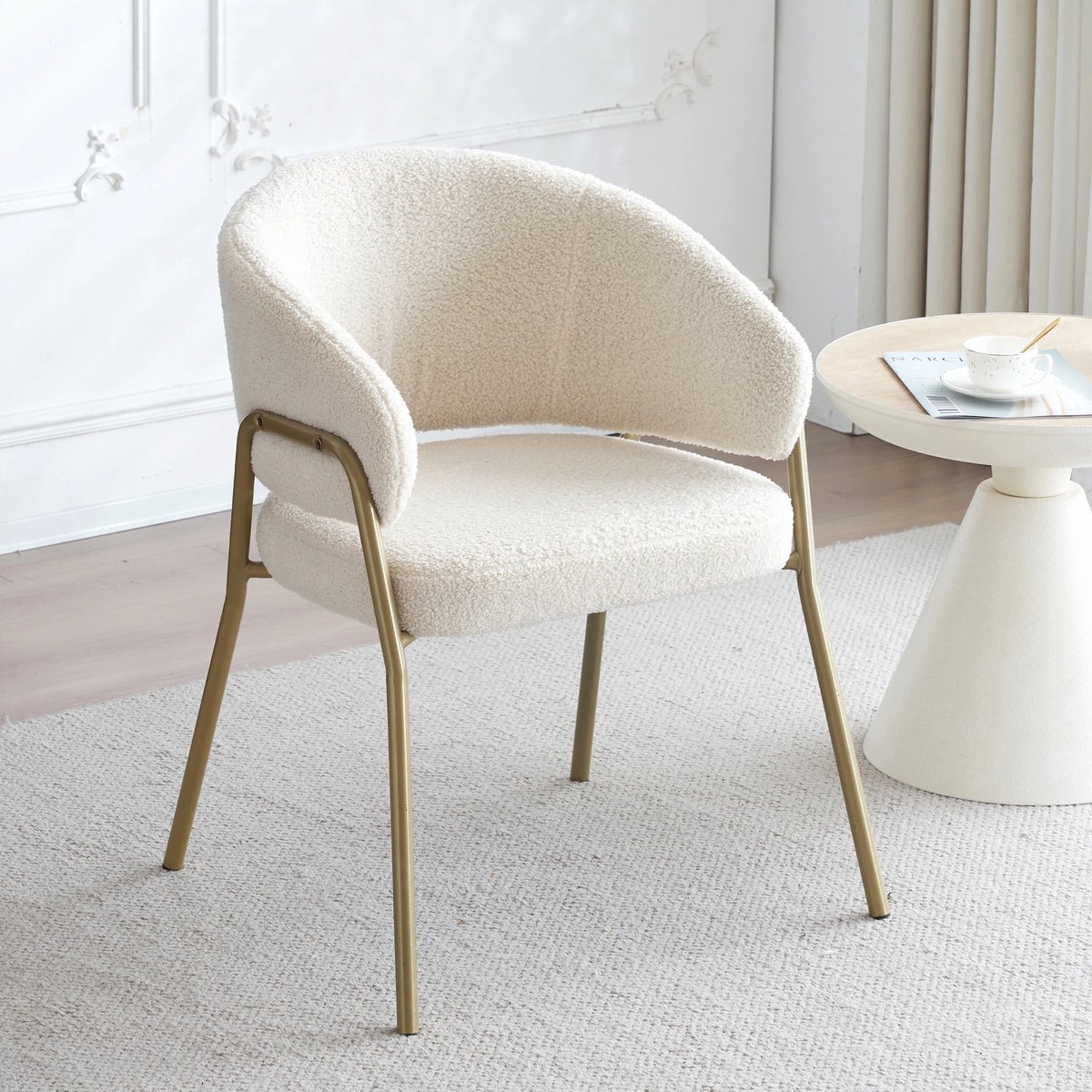 DHN Eetkamerstoel - Make-up stoel - Woonkamer stoel - Eetkamerstoel met Gouden Afwerking - Moderne Lamsfluwelen Eetkamertstoel - Wit Wit - Goud