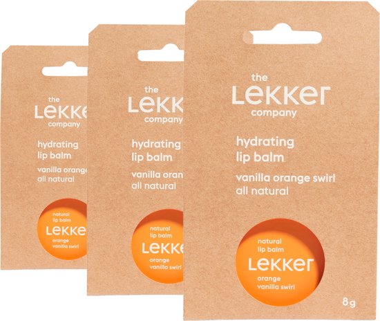Drie verpakkingen van natuurlijke lippenbalsem, met op de voorkant het merk 'the Lekker company', 'hydrating lip balm' en 'vanilla orange swirl'.