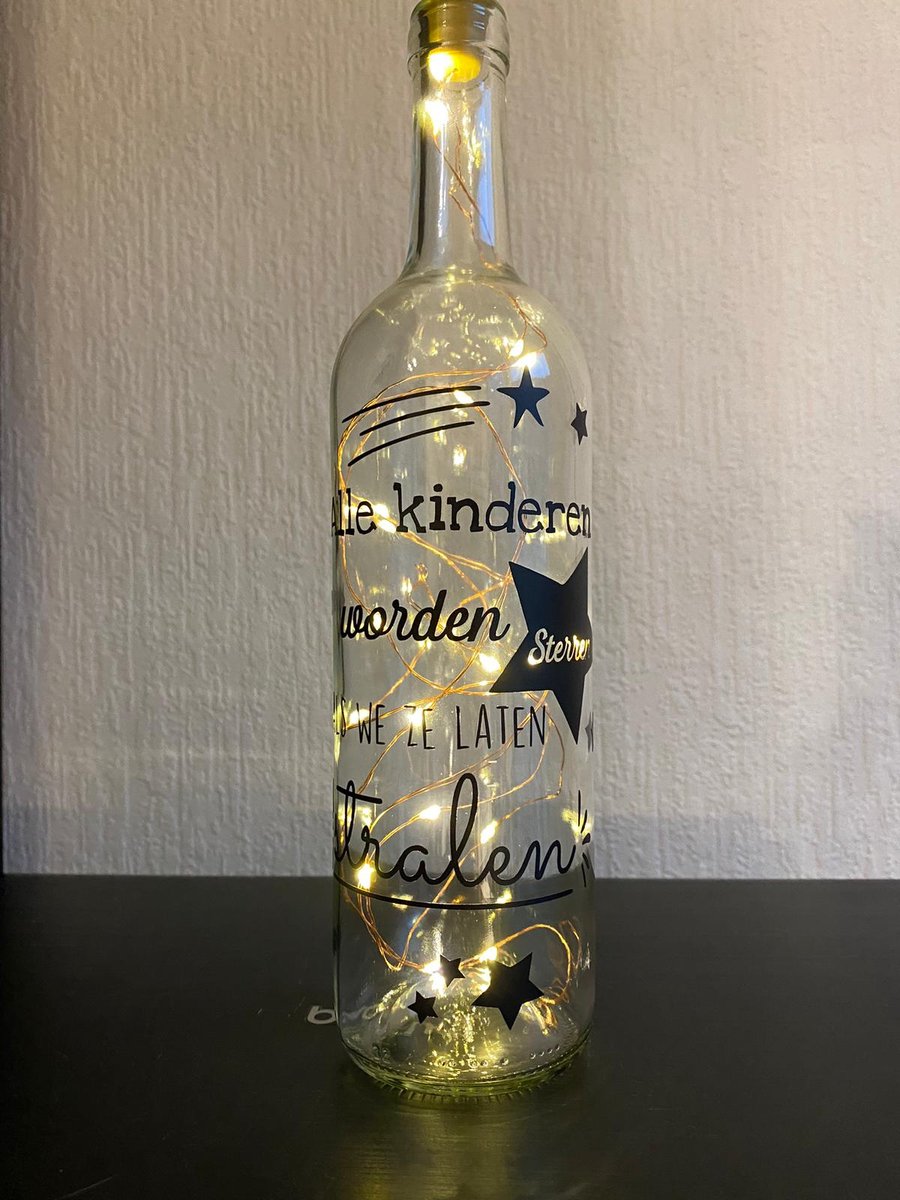Hip met Pit Creaties - Lichtfles "Alle Kinderen Worden Sterren Als We Ze Laten Stralen" - 20 LED Lampjes - Inspirerend Cadeau - Sfeerverlichting - Batterij