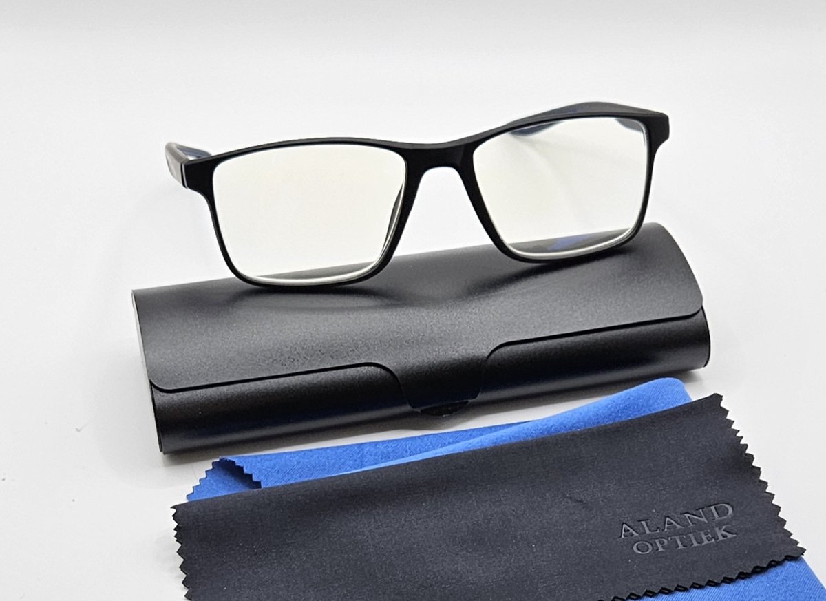 Unisex leesbril +1,5 met brillenkoker / computerbril blauw filter / bril met etui en doekje 5223 / computerbril met sterkte +1.5 / blue light blocking glasses / zwarte montuur / beeldscherm bril op sterkte / gaming - computer bril / Aland optiek