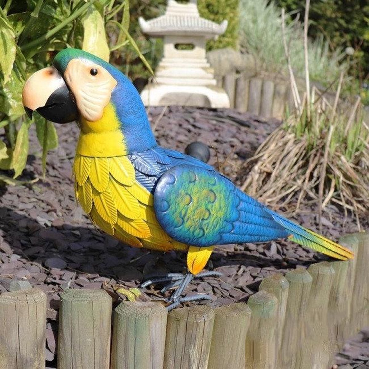 Une sculpture de perroquet. Manufacture saxe, XXème siècle - Biron