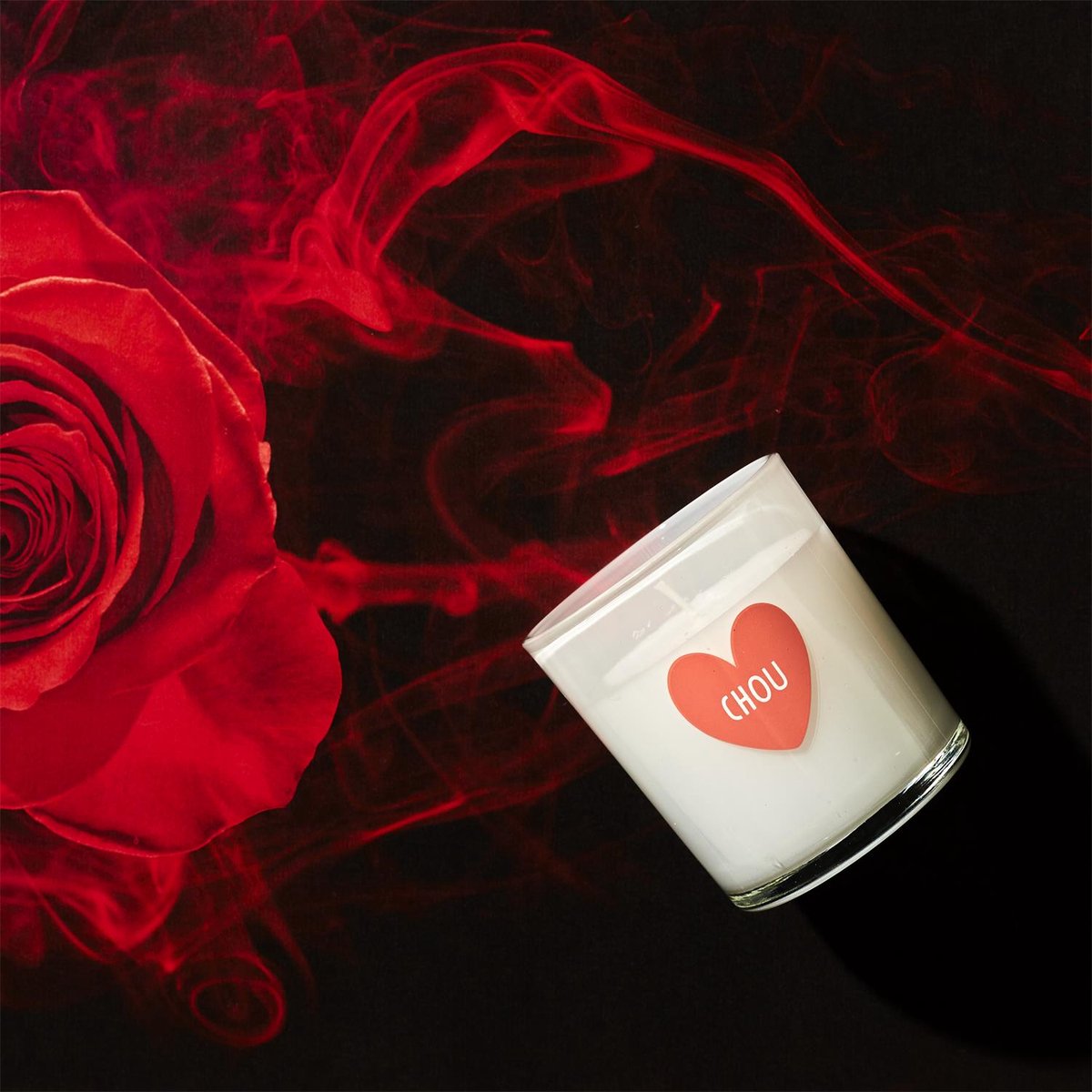 WDMT Romantische Geurkaars 'Chou' met Verrassingssieraad - ø 7 x 8 cm - Luxe Geschenkset - Magnolia Geur - Tijdloos Wit Design - Valentijn Cadeau - Wit