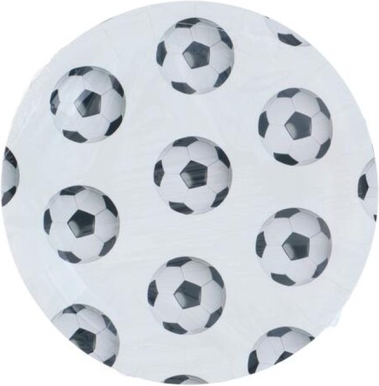 Witte bordjes met een patroon van zwarte en witte voetballen.