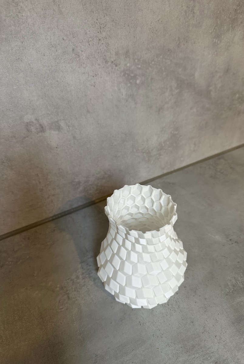 Studio Vaseo - Dimensa - Luxe Vaas - Wit - Gemaakt in Nederland - Huisdecoratie - Home styling - 3D Geprint - Gemaakt van PLA - huisdecoratie - vaas - moderne vaas - C3.2